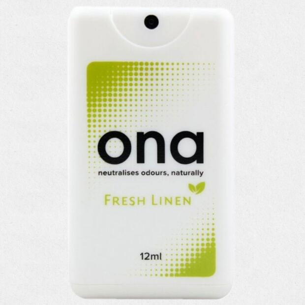 ONA Spray Card Fresh Linen